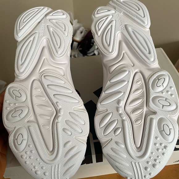 Adidas Womens Ozweego Plus W Victory Crimson Running Shoes H01184 Size 8.5 - Picture 2 of 7